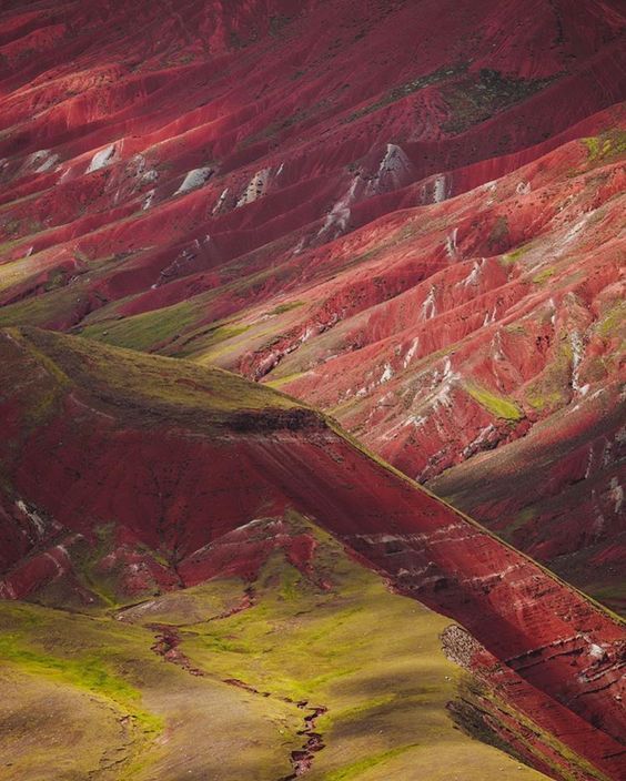 Rainbow Mountain Tour & Red Valley Hike